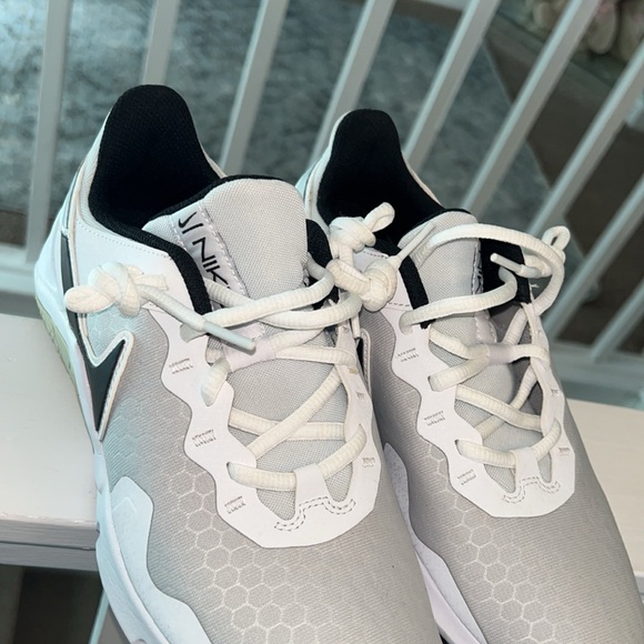 Nike training shoe - Picture 2 of 4